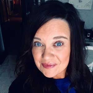 Meet your Posher, Connie